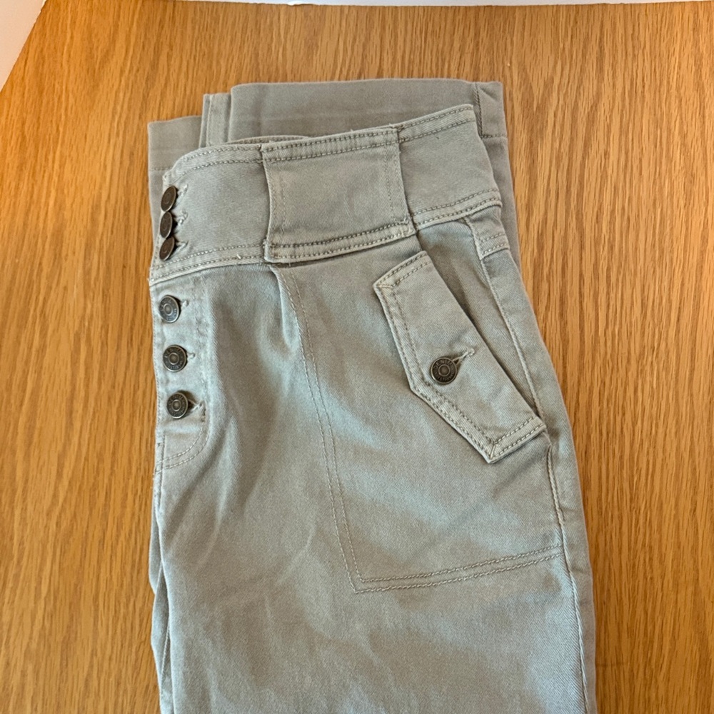 Women's Ankle Crop Jeans in Olive Green
